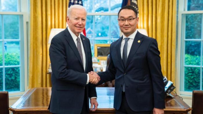 Посол Казахстана встретился с президентом США
                09 апреля 2022, 17:06