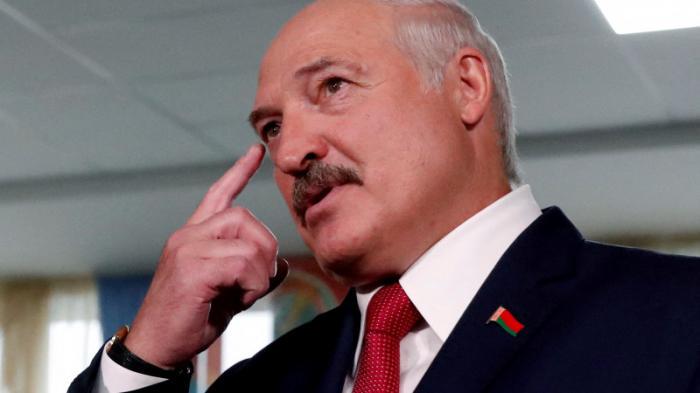 Лукашенко ударили клюшкой по лицу
                10 апреля 2022, 01:30