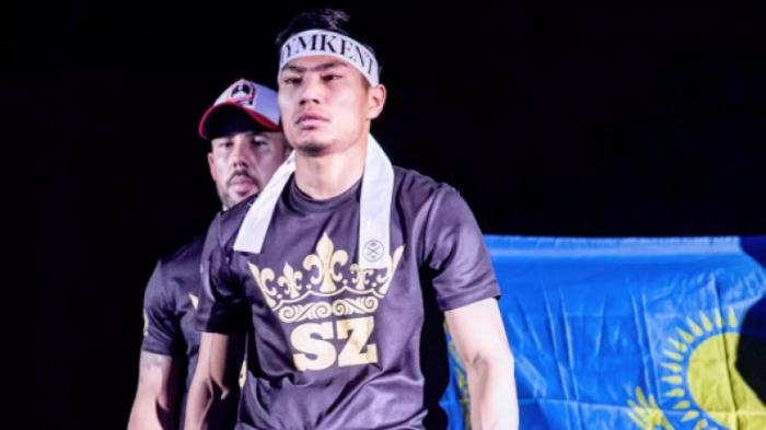 Казахстанский боксер побывал в нокдауне и нокаутировал соперника
                16 апреля 2022, 08:45