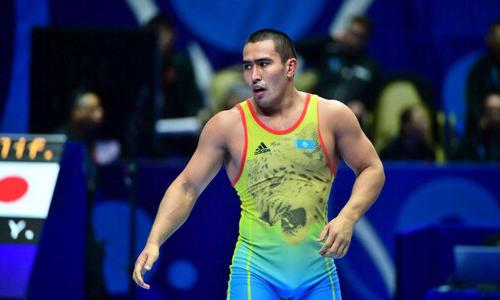 Экс-чемпион Азии из Казахстана выиграл третью медаль на ЧА
