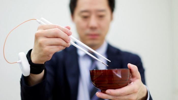Электрические палочки для еды создали в Японии
                19 апреля 2022, 19:01