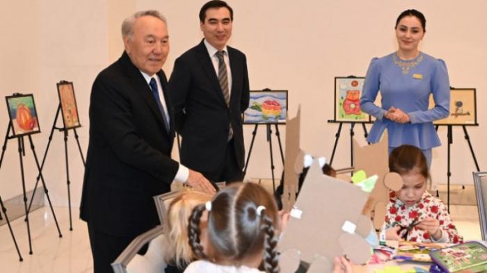 Появилось видео с посещения выставки клуба ЮНЕСКО Назарбаевым
                19 апреля 2022, 22:11