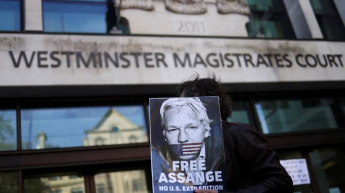 Суд в Лондоне выдал ордер на экстрадицию Джулиана Ассанжа в США
                20 апреля 2022, 16:36