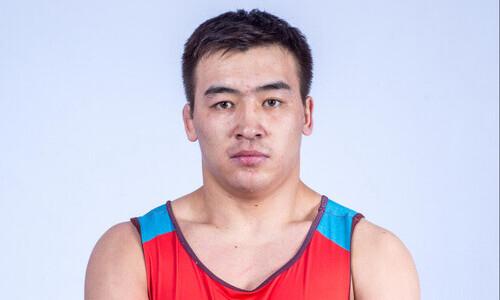 Казахстанец в упорной борьбе упустил «золото» чемпионата Азии