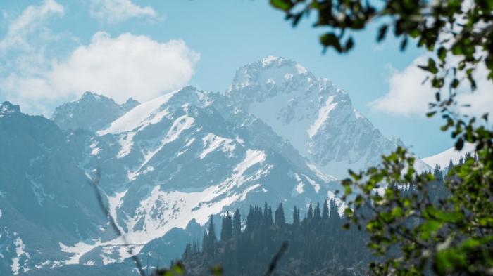 Туристов предостерегли от походов в горы близ Алматы
                20 апреля 2022, 23:38