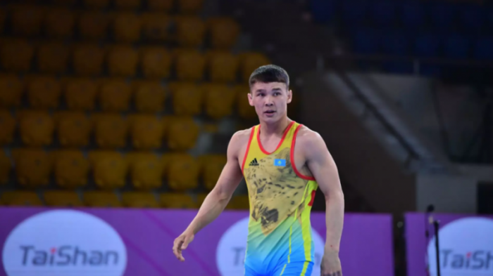 Казахстанский борец победил двукратного чемпиона мира в финале ЧА
                21 апреля 2022, 00:29