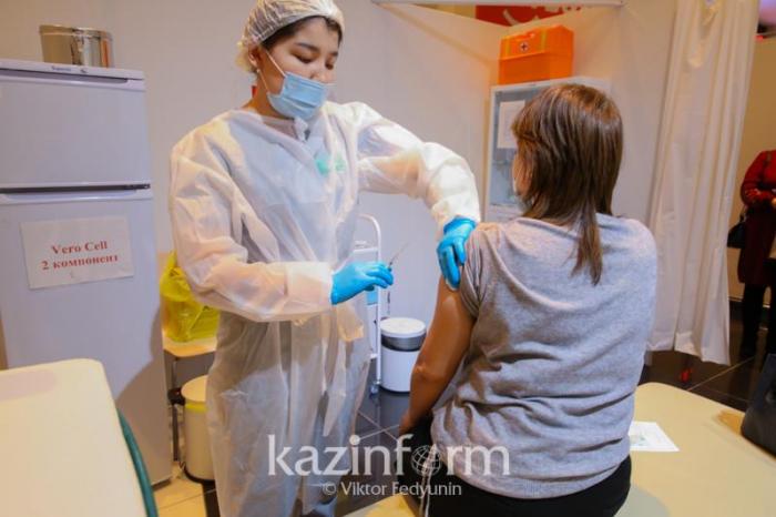 Свыше 9,2 млн казахстанцев получили второй компонент вакцины от ковида