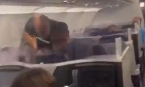Видео избиения пассажира самолета Майком Тайсоном
