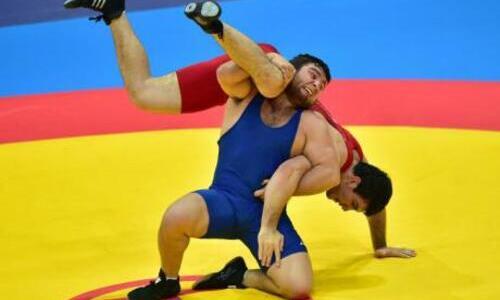 Казахстанец лишил узбекского борца медали в схватке за «бронзу» чемпионата Азии