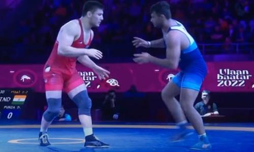 Появилось видео «золотой» схватки казахстанца на чемпионате Азии по вольной борьбе