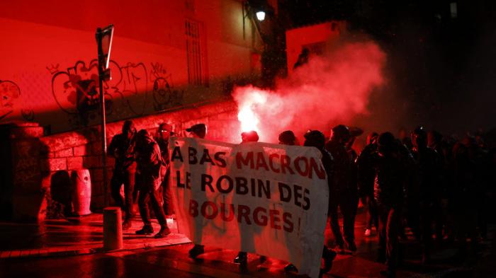 Протесты вспыхнули во Франции после победы Макрона на выборах
                25 апреля 2022, 07:42