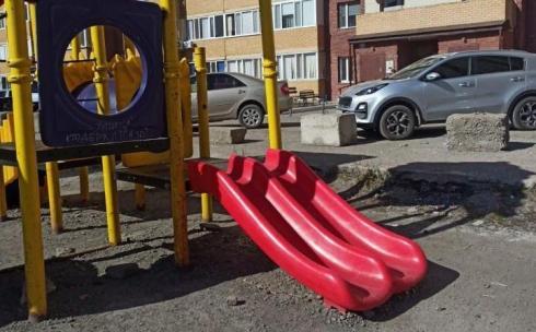 В Караганде 6-летний мальчик ударился головой об бетон на детской площадке