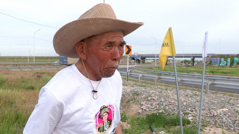 Путешествующий пешком по Казахстану 72-летний аксакал рассказал о самом сложном испытании