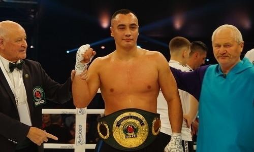 Объявлена новая дата боя казахстанского супертяжа-нокаутера за титул WBC