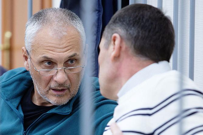 Бывшего главу Сахалина Хорошавина осудили на 15 лет по второму делу о взятках