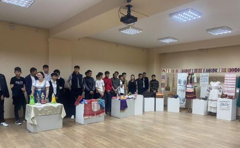Выставка в честь Дня единства народа Казахстана открылась в карагандинском краеведческом музее