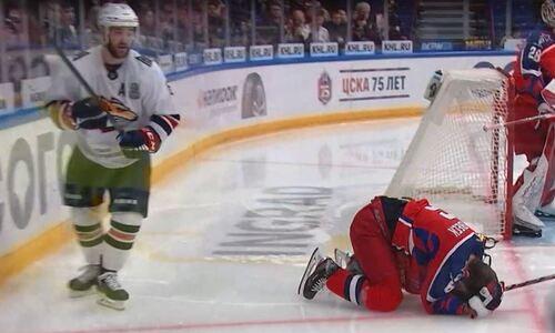 Форвард обидчика «Барыса» вырубил соперника и пропустит решающий матч финала КХЛ. Видео
