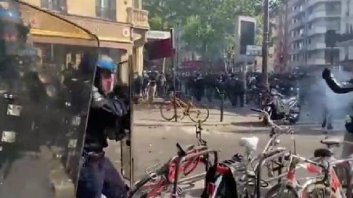 Первомайская демонстрация обернулась беспорядками в Париже
                Вчера, 23:58