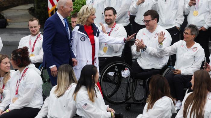Байден неудачно пошутил на церемонии награждения паралимпийцев
                05 мая 2022, 08:14