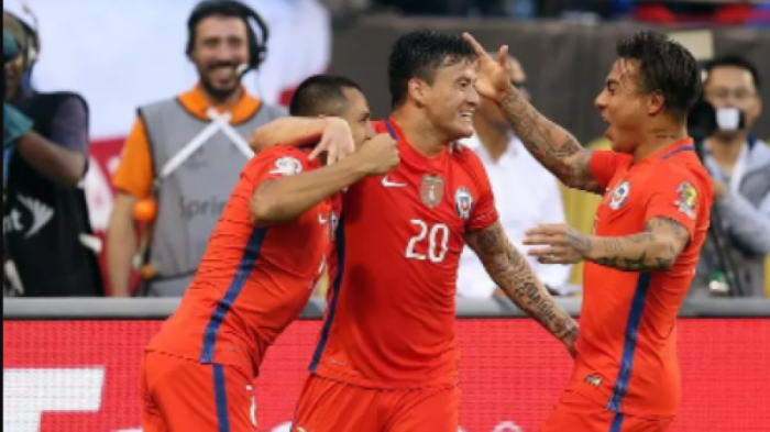 Чили потребовала от ФИФА путевку на чемпионат мира вместо Эквадора
                06 мая 2022, 07:11