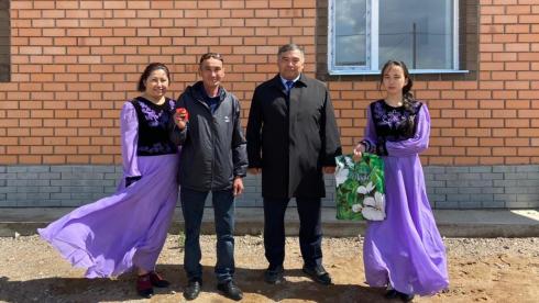 Четырнадцать семей получили ключи от новых квартир в Нуринском районе