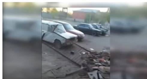 Балконы обрушились в Карагандинской области. Повреждены несколько авто