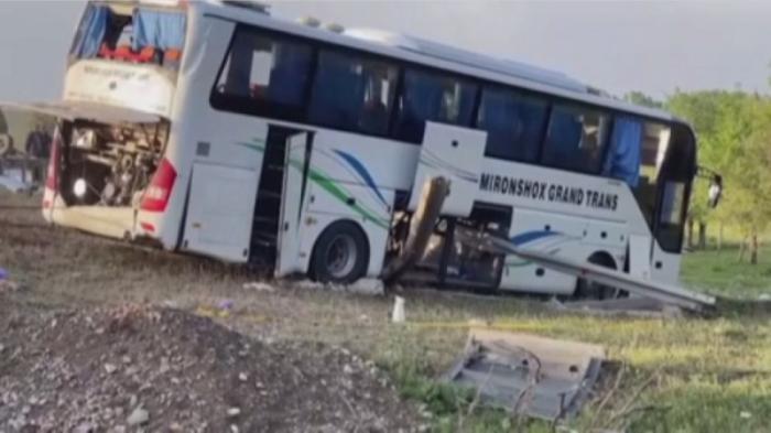 Скончался еще один узбекистанец из автобуса, попавшего в аварию близ Тараза
                15 мая 2022, 00:35