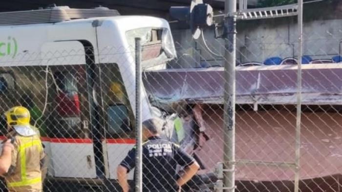 При столкновении двух поездов в Испании пострадали больше 85 человек
                17 мая 2022, 03:30