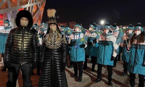 Костюмы знаменосцев Казахстана на ОИ-2022 украсят коллекцию музея МОК