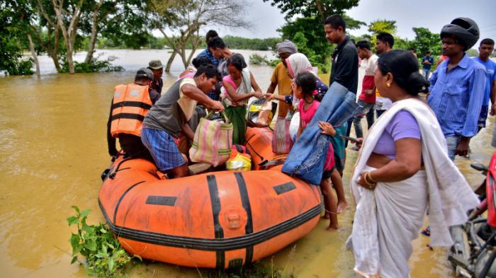 Полмиллиона человек эвакуируют из-за наводнений в Индии
                18 мая 2022, 19:54