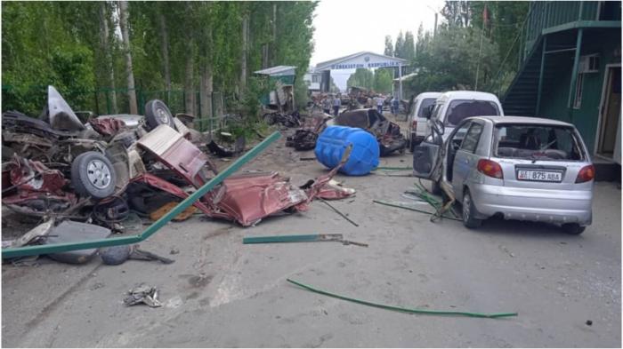 Грузовик въехал в людей на кыргызско-узбекской границе. Погибли восемь человек
                22 мая 2022, 03:48