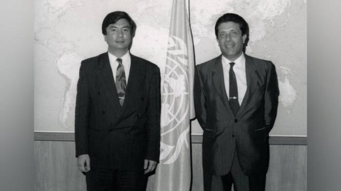 30 лет назад Казахстан вступил в ЮНЕСКО. Акорда опубликовала архивное фото Токаева
                22 мая 2022, 09:50