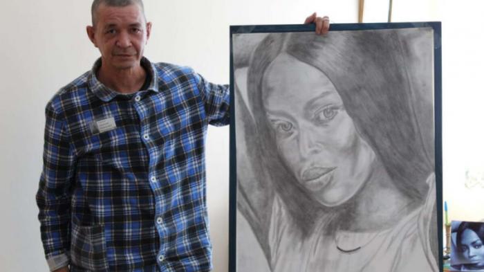 Осужденный нарисовал портрет Наоми Кэмпбелл в Карагандинской области
                25 мая 2022, 09:13