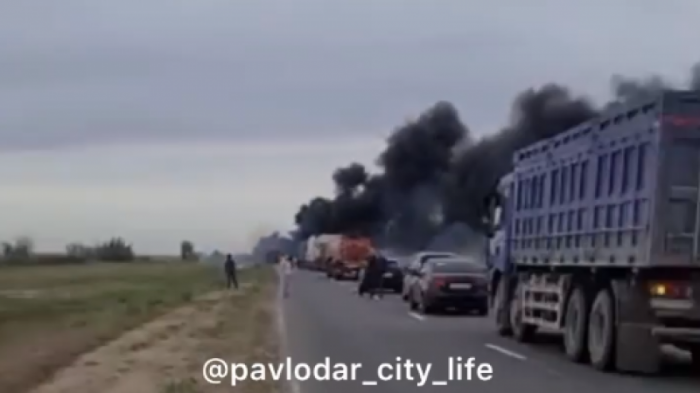 Фура с 10 тоннами подсолнечного масла сгорела на трассе Павлодарской области
                28 мая 2022, 19:16