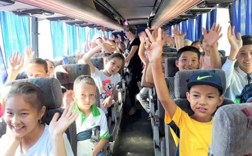 В Караганде 1 июня сделали бесплатный проезд в автобусах детям до 16 лет