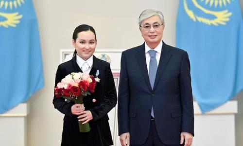 Жансая Абдумалик сделала селфи с Президентом Казахстана. Фото