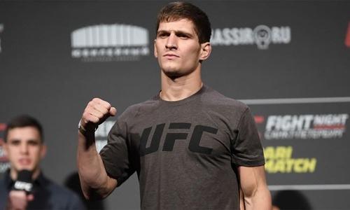 Представляющий Казахстан боец UFC пообещал нокаутировать именитого соперника в первом раунде