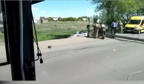 В Караганде водитель легковой машины столкнулся с автобусом, снес столб, а затем вылетел в кювет
