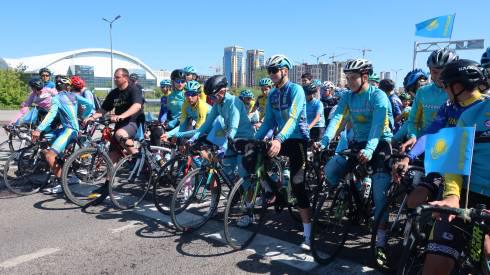 Велозаезд в честь 30-летия государственных символов РК состоялся в Караганде