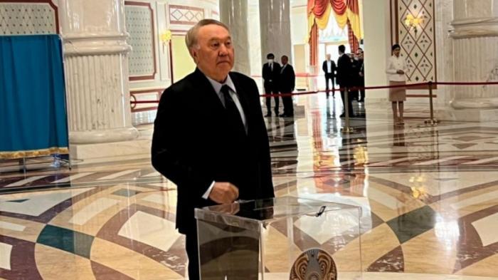 Назарбаев проголосовал на референдуме
                05 июня 2022, 10:36
