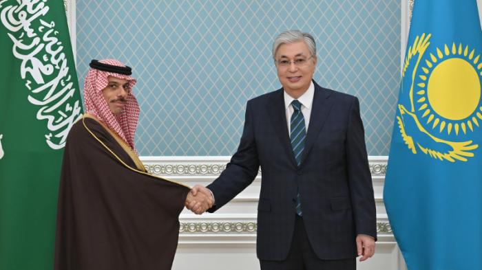 Президент Токаев принял министра иностранных дел Саудовской Аравии
                06 июня 2022, 14:44