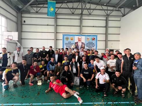 Команда из Темиртау заняла 1 место на областном турнире по волейболу