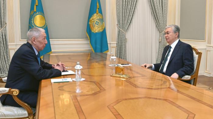 Президент Токаев принял экс-главу МВД Каирбека Сулейменова
                06 июня 2022, 19:02