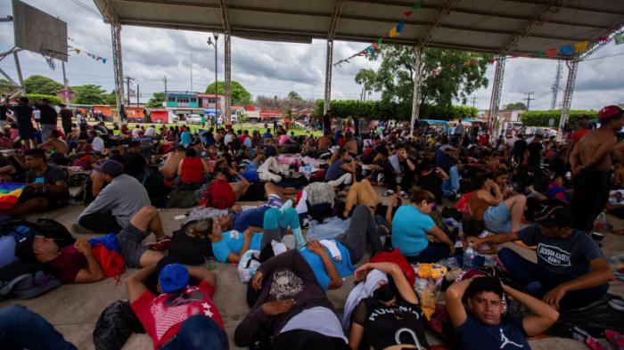 Тысячи мигрантов направились из Мексики к границе США
                07 июня 2022, 16:07