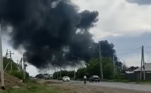 В Караганде возгорание мусора привело к крупному пожару