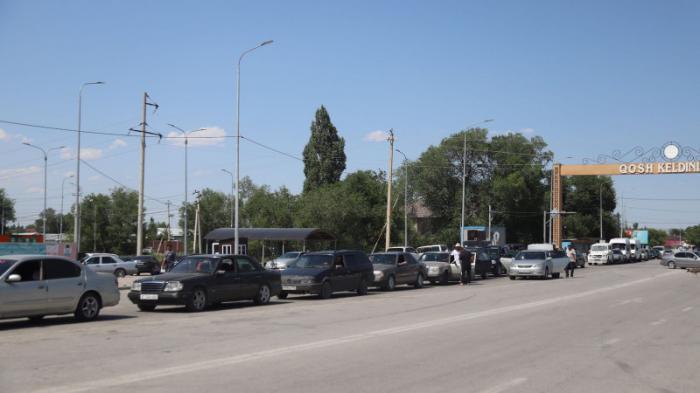 Ежедневно 500 кыргызстанских машин вывозят ГСМ из Казахстана - депутат
                09 июня 2022, 13:20
