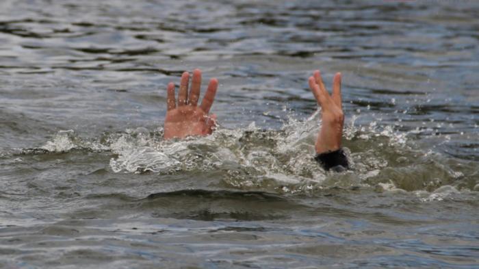 Хотел показать детям, как хорошо плавает: преподаватель колледжа утонул в Павлодаре
                10 июня 2022, 22:51