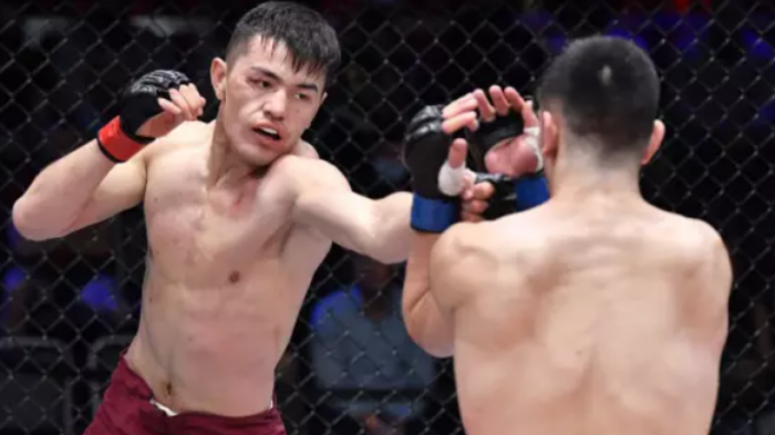 Казахский боец из Китая выиграл нокаутом в дебюте на UFC
                12 июня 2022, 09:43