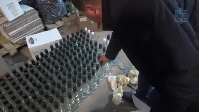 Цех по изготовлению поддельной водки нашли в Шымкенте
                14 июня 2022, 11:12