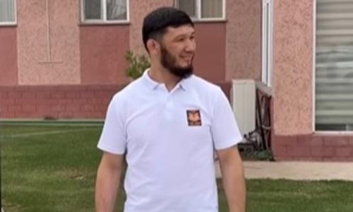 Боец из Казахстана стал участником забавного видео